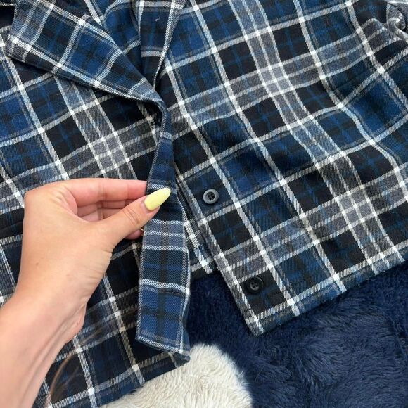 Brandy Melville Plaid Cropped Button Up Shirt - Picture 3 of 3